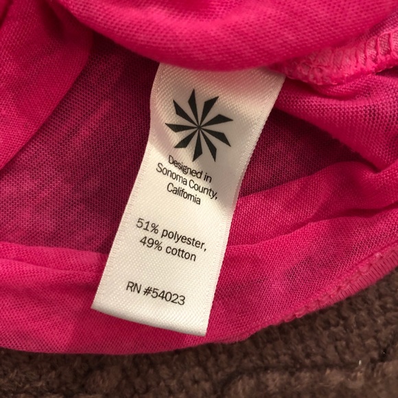 Soft Athleta hot pink workout tank top - Picture 4 of 4